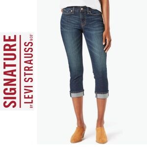 Levi Strauss & Co. Mid-Rise Slim Fit Capris | Size: 6